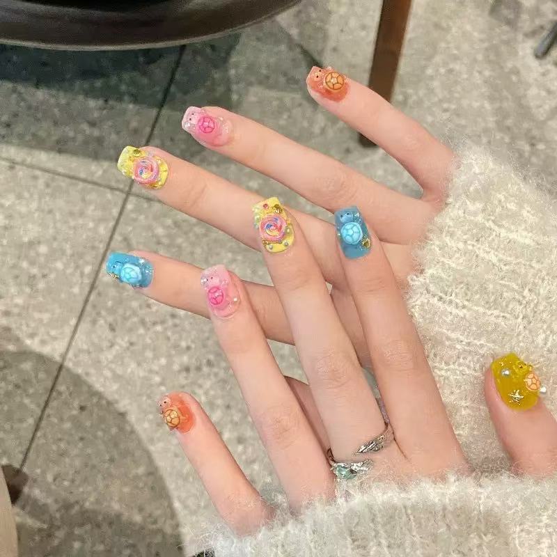 Art Craft Decoration - 100 mini-breloques en résine colorées en